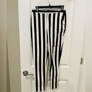 Black/white striped pant